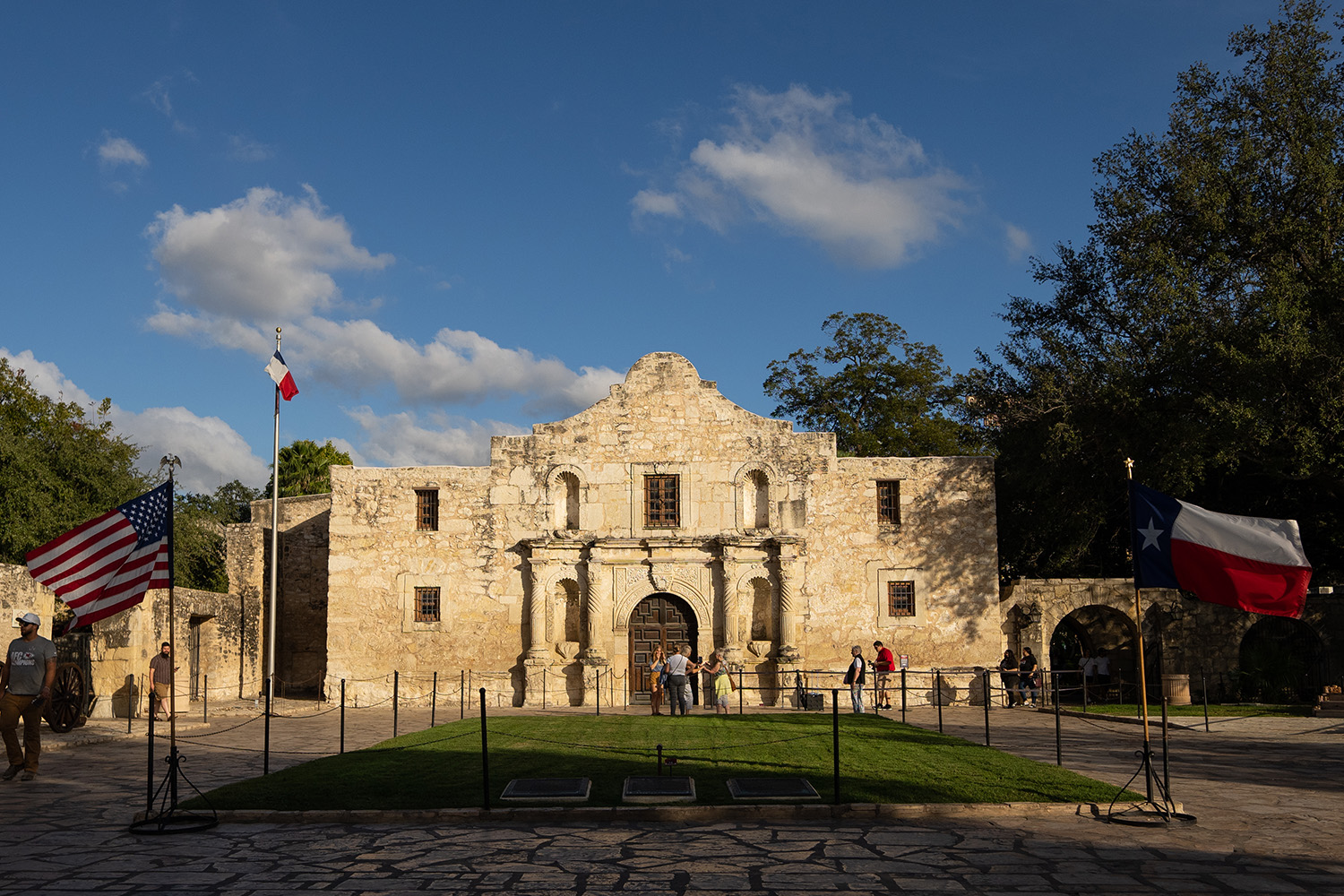 The Alamo｜自由と独立を求めたテキサス革命の歴史的象徴の世界遺 – TEXAS | plusroadtrip